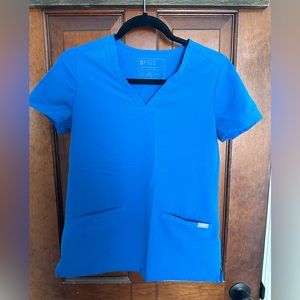 Figs 3 pocket scrub top